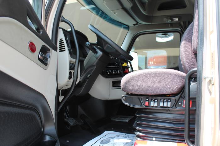 2023 Peterbilt 579-9