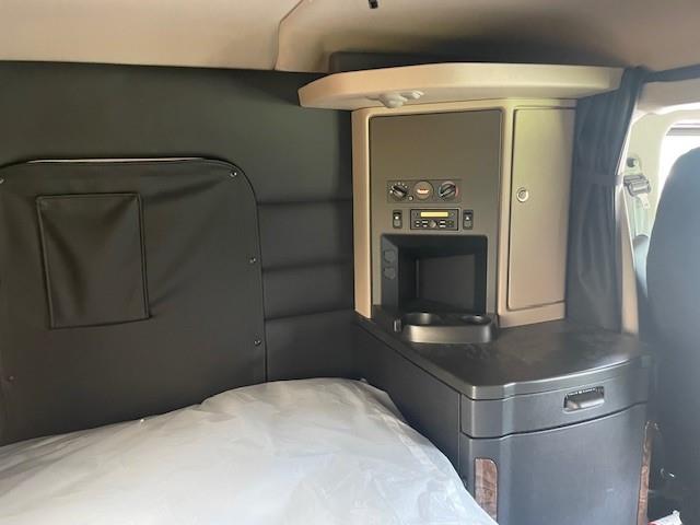 2026 Peterbilt 589-8