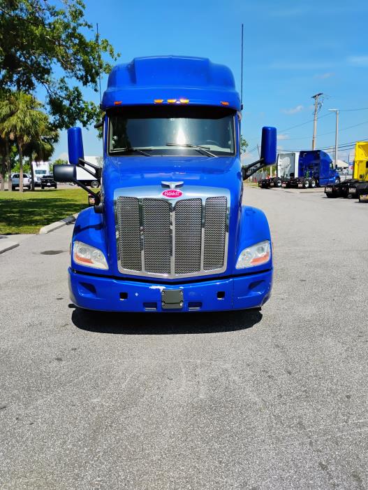 2022 Peterbilt 579-2