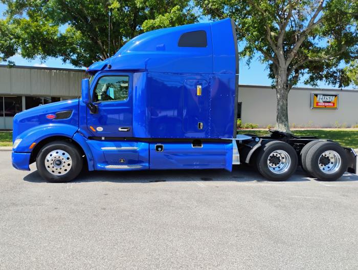 2022 Peterbilt 579-3