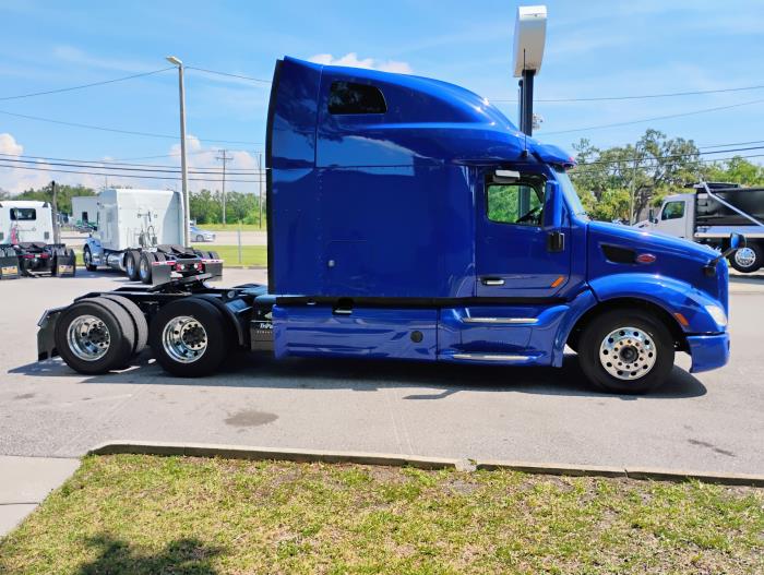 2022 Peterbilt 579-7