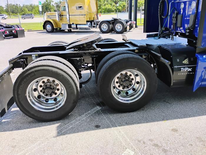 2022 Peterbilt 579-9