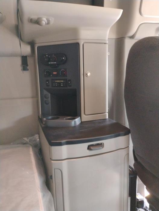 2022 Peterbilt 579-17