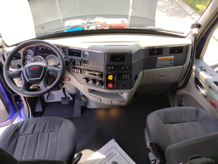 2022 Peterbilt 579-23