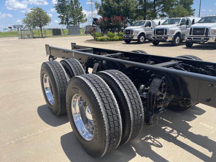 2019 Peterbilt 567-6