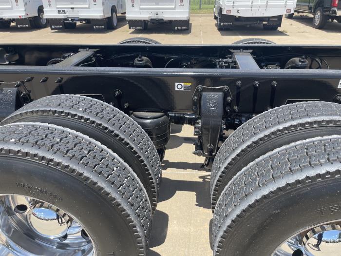 2019 Peterbilt 567-13