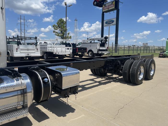 2019 Peterbilt 567-15