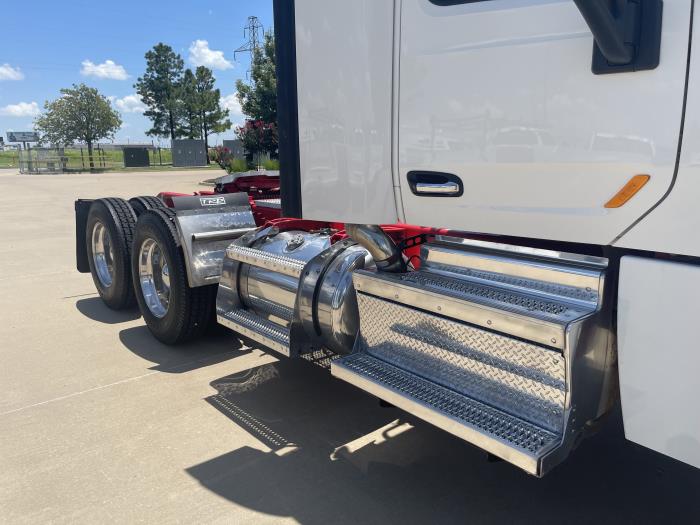 2022 Peterbilt 567-4