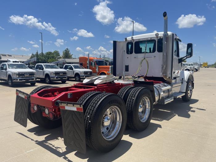 2022 Peterbilt 567-9
