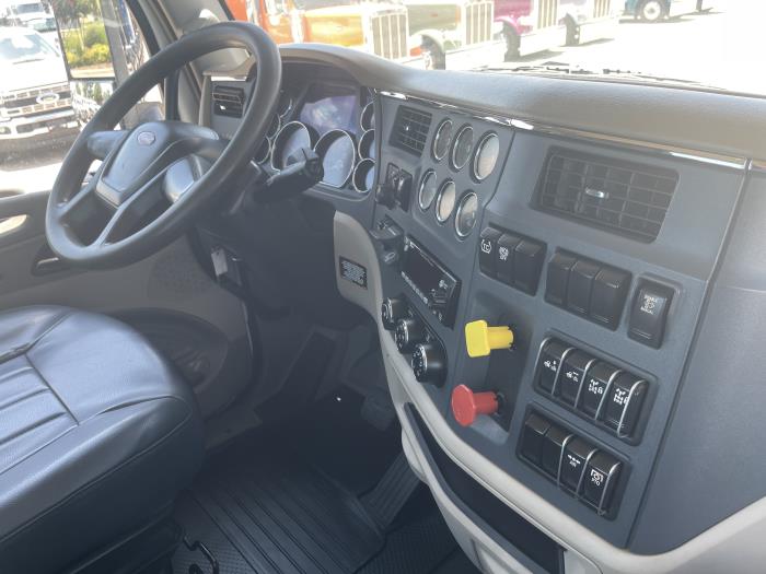 2022 Peterbilt 567-21