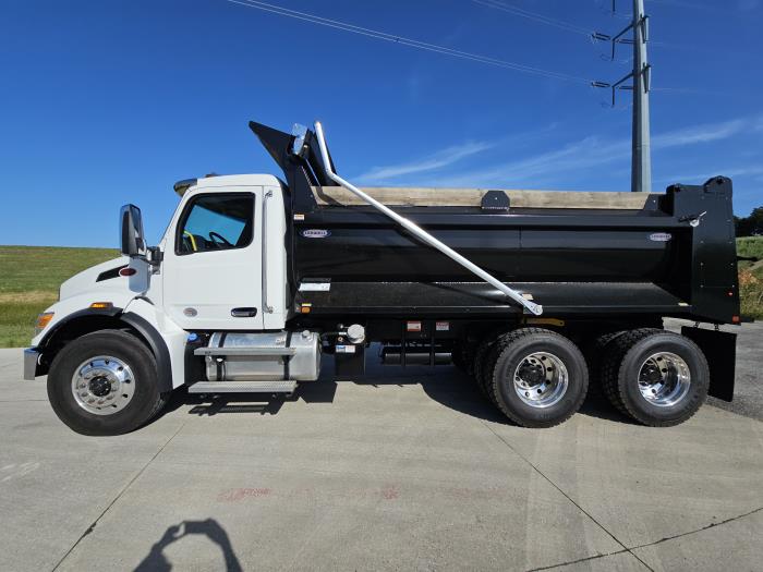 2025 Peterbilt 548-2