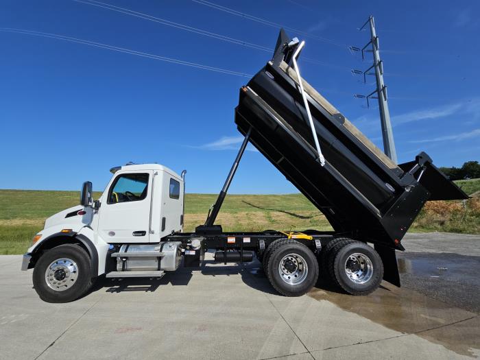 2025 Peterbilt 548-9