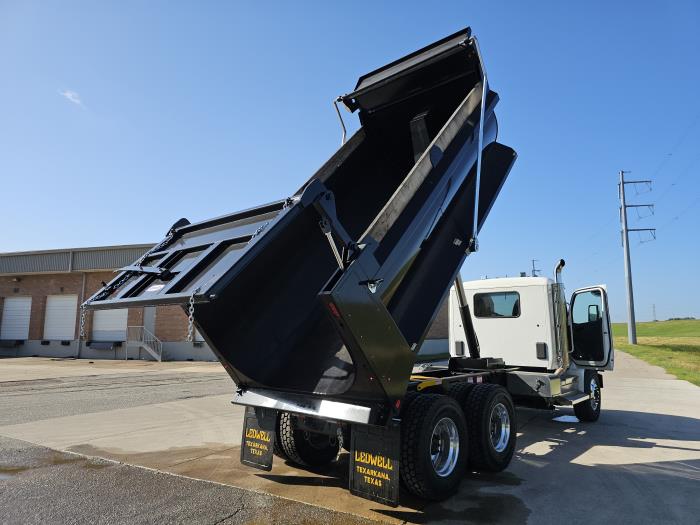 2025 Peterbilt 548-11