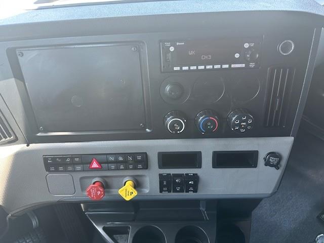 2021 Freightliner Cascadia-7