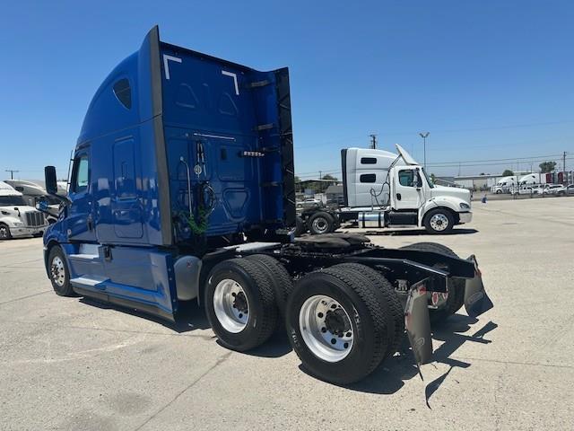 2021 Freightliner Cascadia-2
