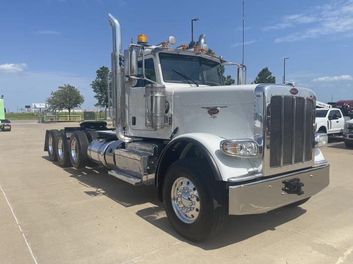 2015 Peterbilt 389-3