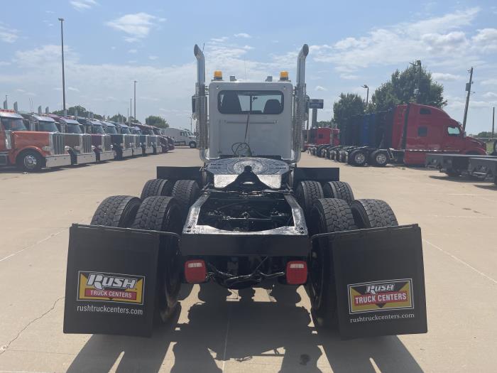 2015 Peterbilt 389-11