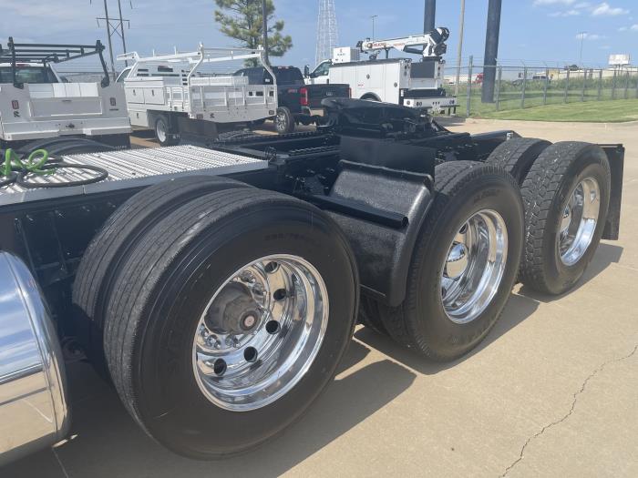 2015 Peterbilt 389-14