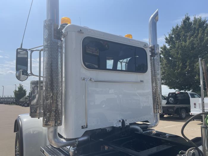 2015 Peterbilt 389-15
