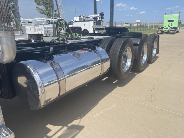 2015 Peterbilt 389-16