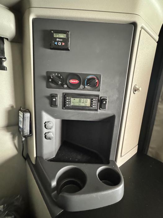 2021 Peterbilt 579-20