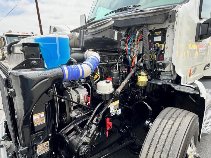 2021 Peterbilt 579-8