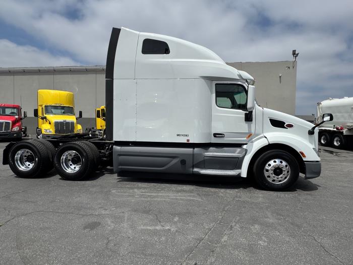 2021 Peterbilt 579-3