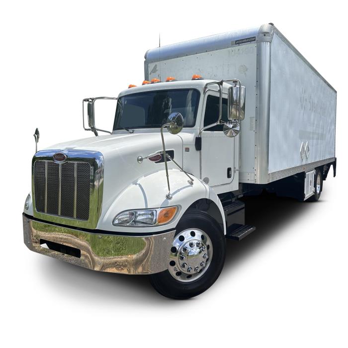 2017 Peterbilt 330-0