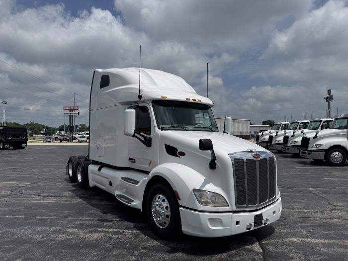2022 Peterbilt 579-1