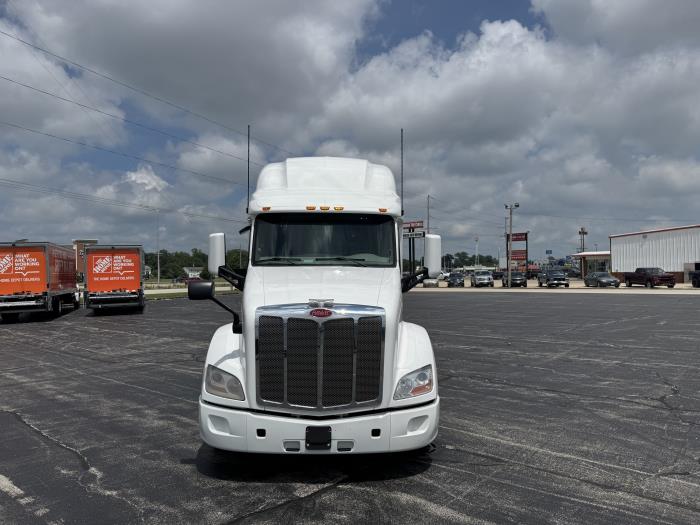 2022 Peterbilt 579-2