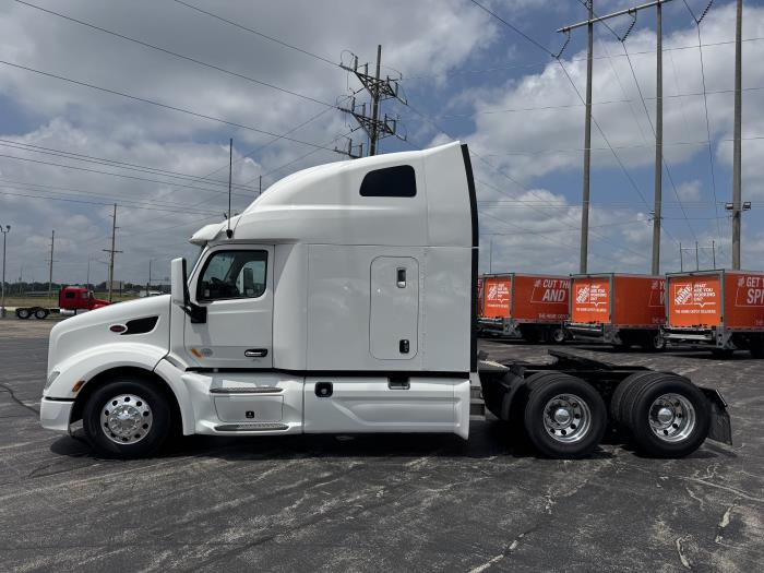 2022 Peterbilt 579-3