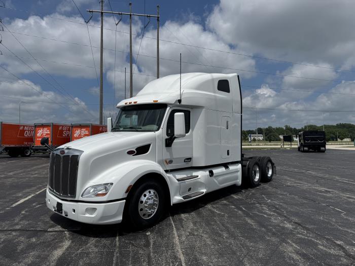2022 Peterbilt 579-4
