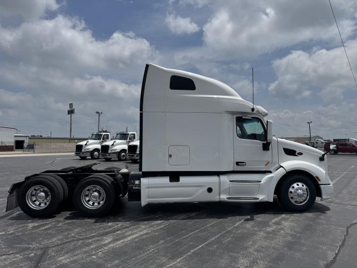 2022 Peterbilt 579-5