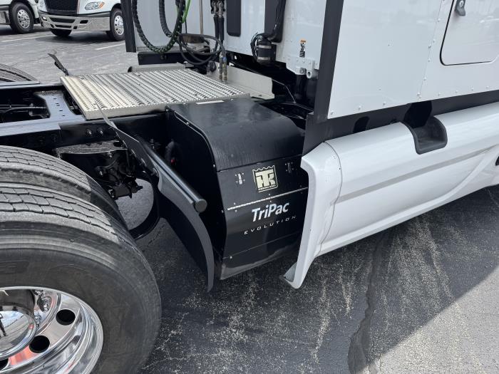 2022 Peterbilt 579-7