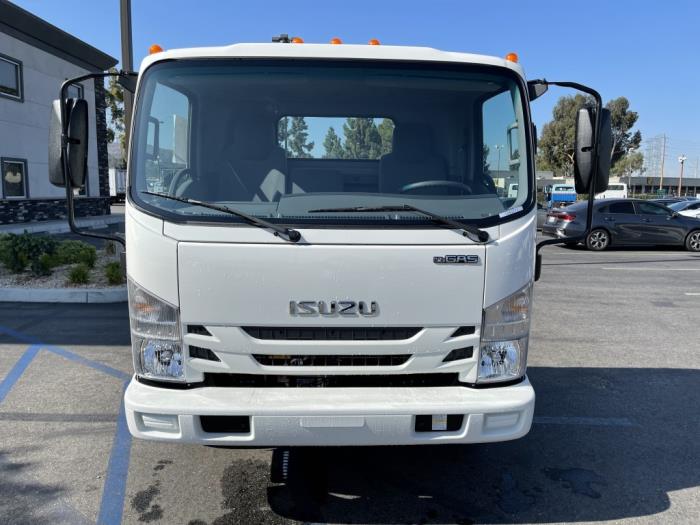 2025 Isuzu NRR-7