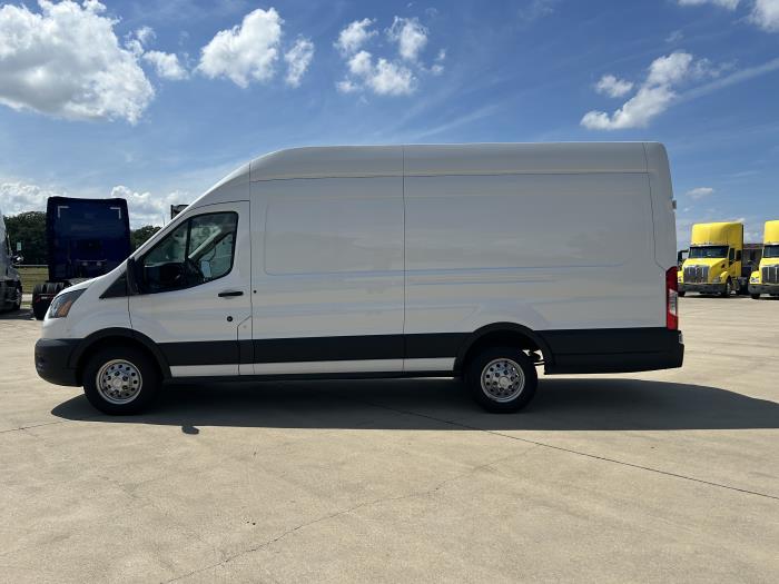 2023 Ford Transit-8