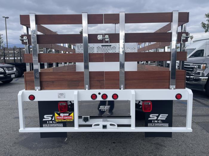 2025 Ford F-550-4