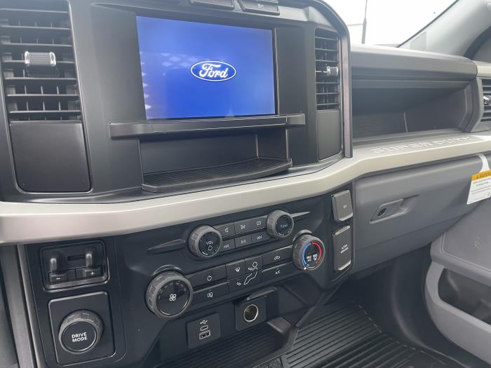 2025 Ford F-550-16