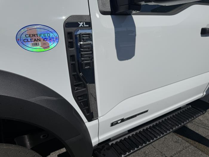 2025 Ford F-550-22