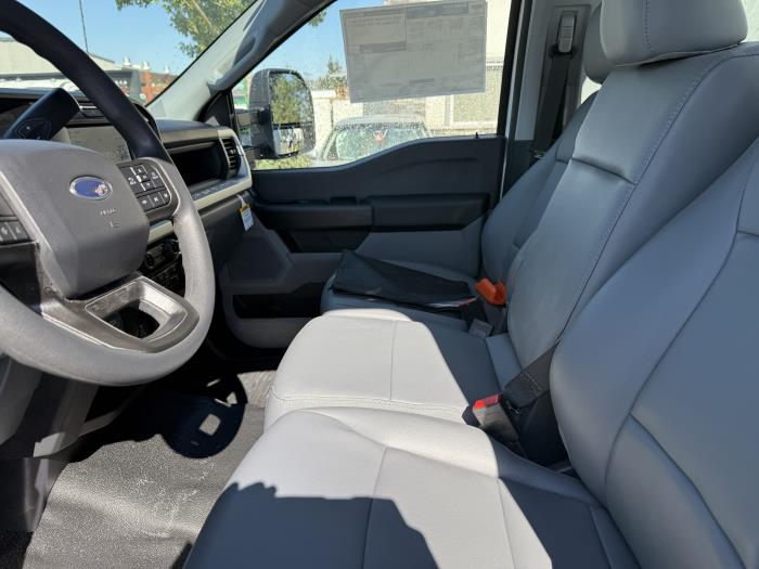 2025 Ford F-550-25