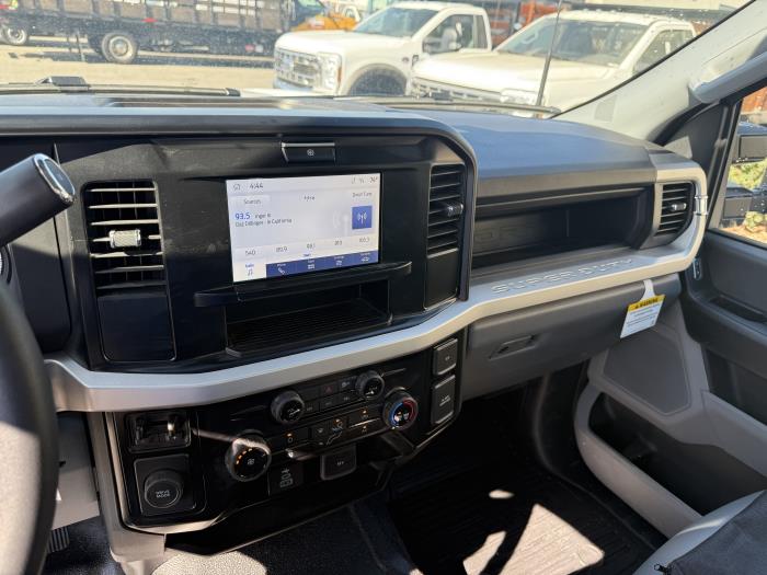 2025 Ford F-550-26