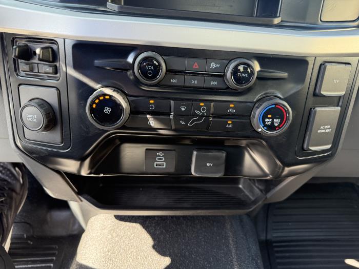 2025 Ford F-550-29