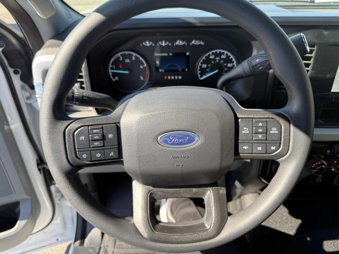 2025 Ford F-550-31