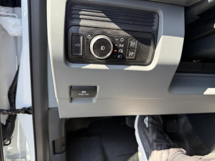 2025 Ford F-550-34