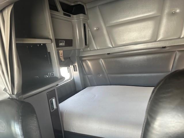2019 Peterbilt 389-10