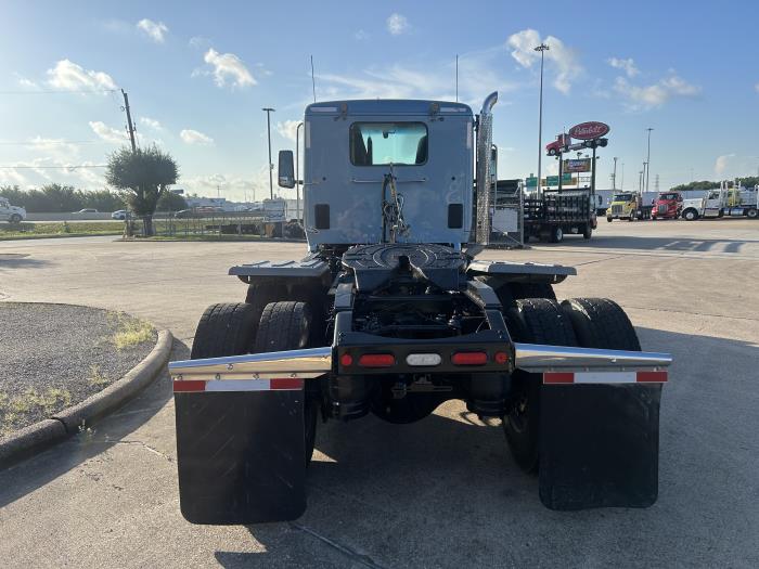 2022 Peterbilt 567-4