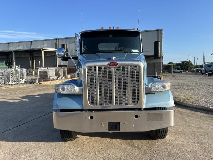 2022 Peterbilt 567-8