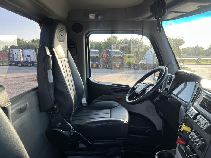 2022 Peterbilt 567-23