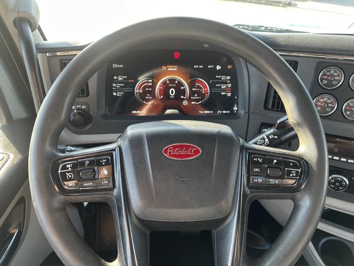 2022 Peterbilt 567-30
