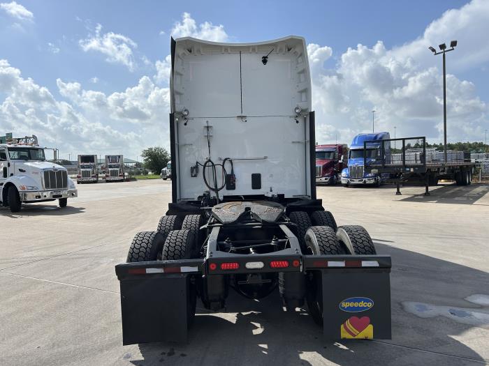 2021 Peterbilt 579-4